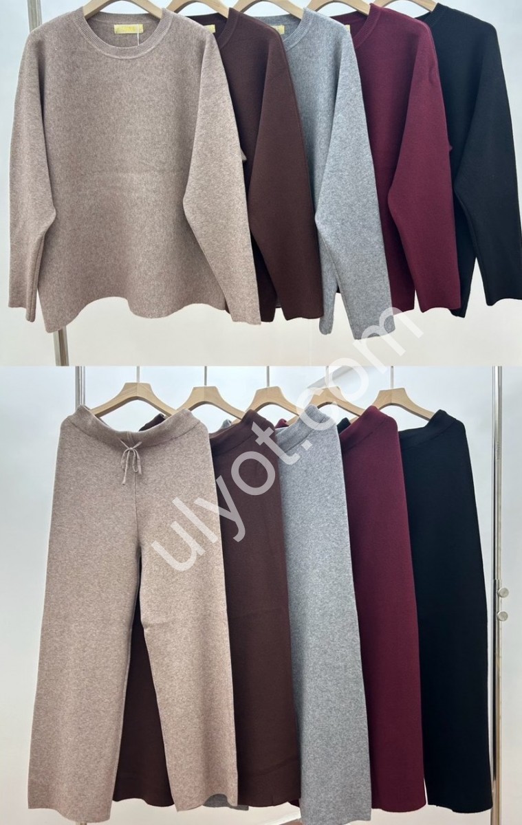 КОСТЮМ (ONE SIZE 48-52) МІКС 2578