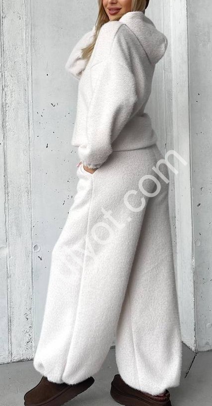 КОСТЮМ (42-48) АЛЬПАКА БІЛИЙ 3122