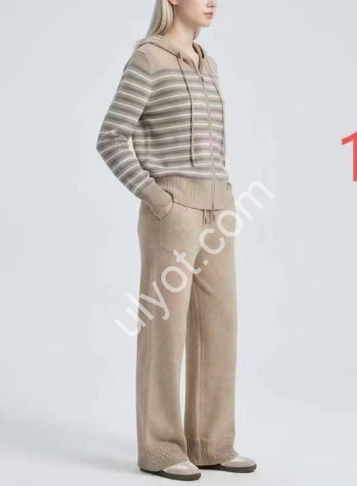 КОСТЮМ (ONE SIZE 48-52) БІЖ 1212