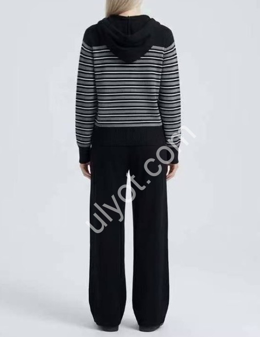 КОСТЮМ (ONE SIZE 48-52) ЧОРНИЙ 1212