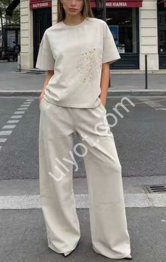 КОСТЮМ (50-56) ПРЯМОЙ БЕЛЫЙ WY116