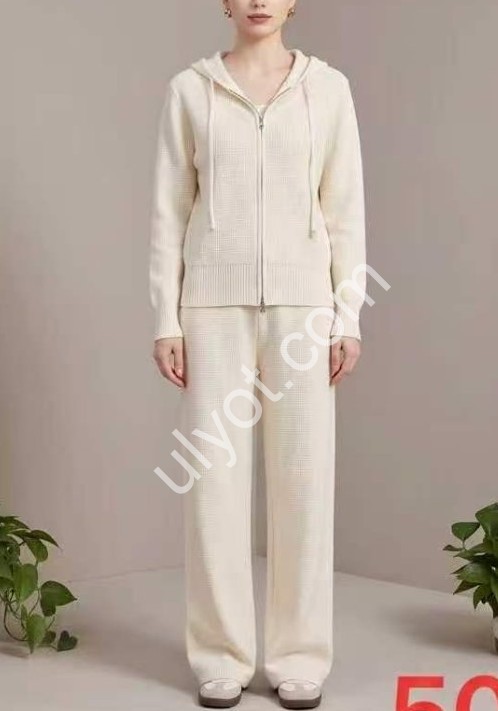 КОСТЮМ (ONE SIZE 48-52) МОЛОЧНЫЙ 5056