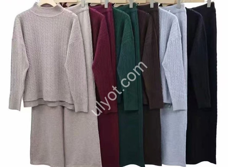 КОСТЮМ (ONE SIZE 48-52) МИКС 618
