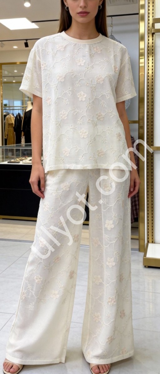 КОСТЮМ (42-48) ПРЯМОЙ КРЕМ TWO-404