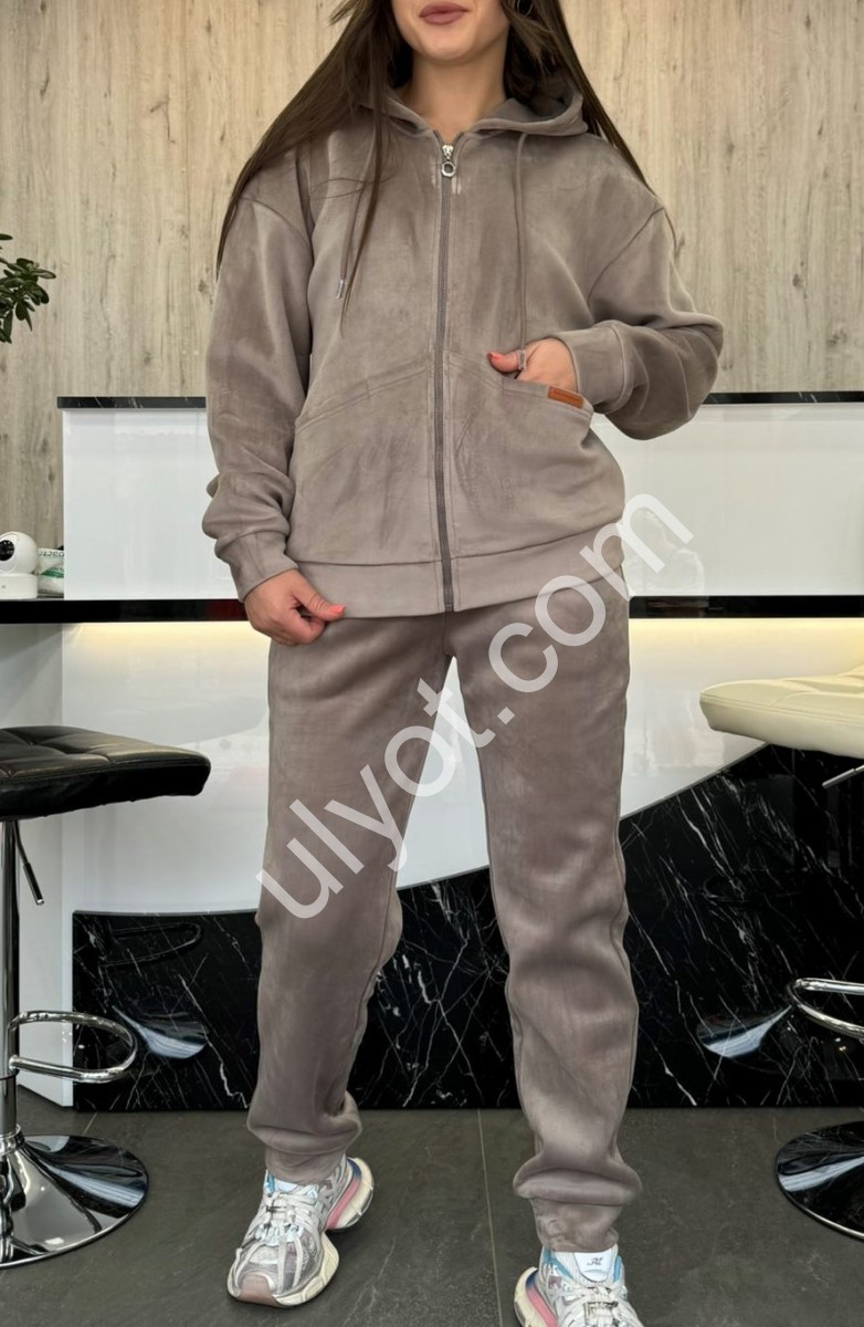 КОСТЮМ (XL-3XL) СВ.КОРИЧНЕВЫЙ 20112