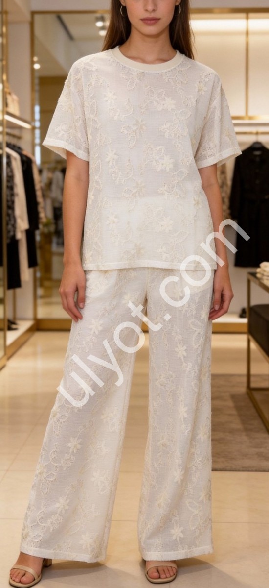 КОСТЮМ (42-48) ПРЯМОЙ КРЕМ TWO-403